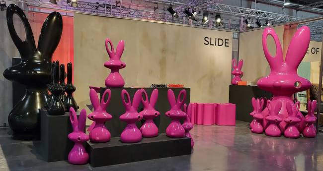 Фигура пластиковая Кролик Cosmo Bunny Standard 880х650х1850 мм