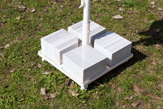 Зонт MISTRAL 300 квадратный с воланом (база в комплекте) бежевый Зонт MISTRAL 300 квадратный с воланом (база в комплекте) бежевый