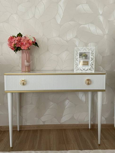 Консоль Далли